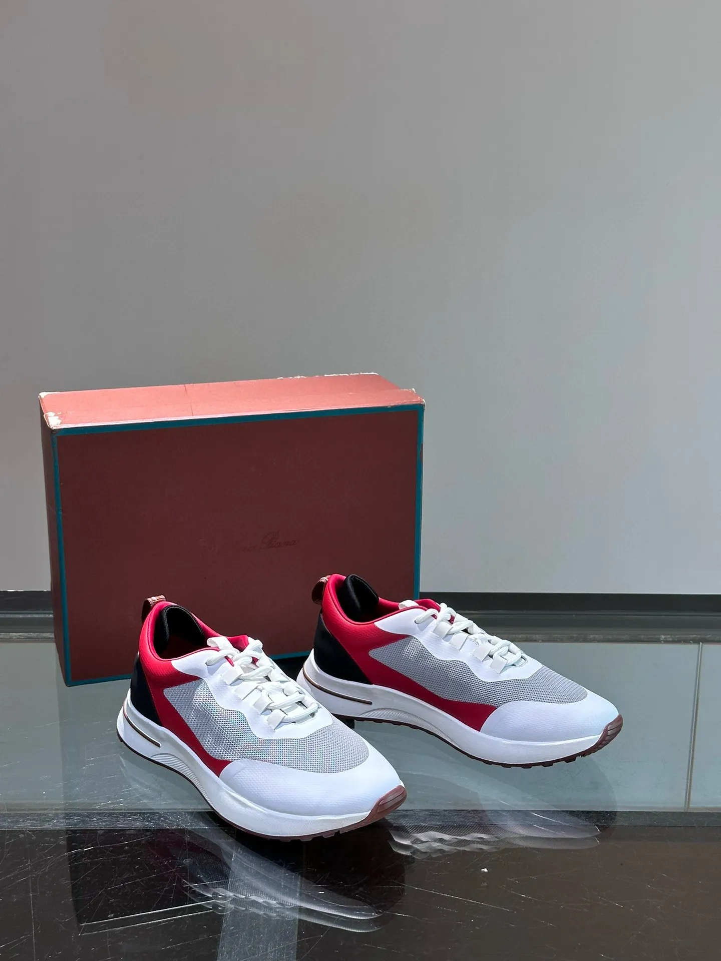 Factory price: 540💰Loro men's shoes💰iana niche Loro classic jogging shoes, men's lace-up casual shoes and sneakers, high-quality lightweight and comfortable fabrics, suitable for outdoor leisure, the color scheme is young and energetic, and it looks great with sportswear or casual suits! Size: 39-45 (38, 46 customized)